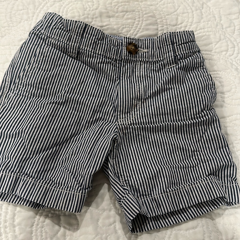 Boys shorts, size 2t